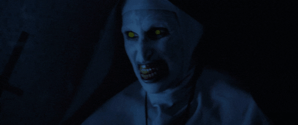 8 bí mật chưa kể trong quá trình quay The Nun: Phim trường đã từng bị ma ghé thăm - Ảnh 2.