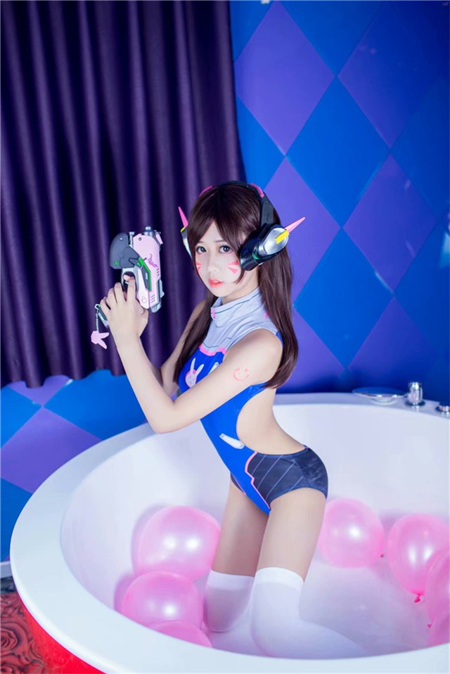 Cosplay D.Va mặt búng ra sữa cực dễ thương - Ảnh 9.