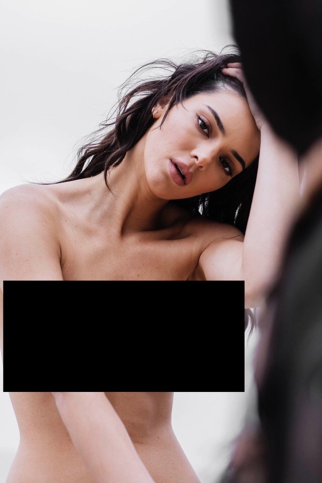 Kendall Jenner lộ cả bộ ảnh khỏa thân hoàn toàn gây sốc, trở thành cái tên viral hàng đầu mạng xã hội! - Ảnh 1.