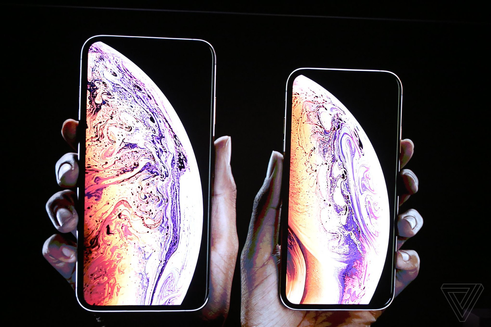 Apple Ra Mắt Iphone Xs Và Iphone Xs Max: Hỗ Trợ 2 Sim, Chip A12 Bionic, Bộ  Nhớ Trong 512Gb, Chống Nước Ip68, Thêm Màu Vàng, Giá Cao Nhất 1449 Usd