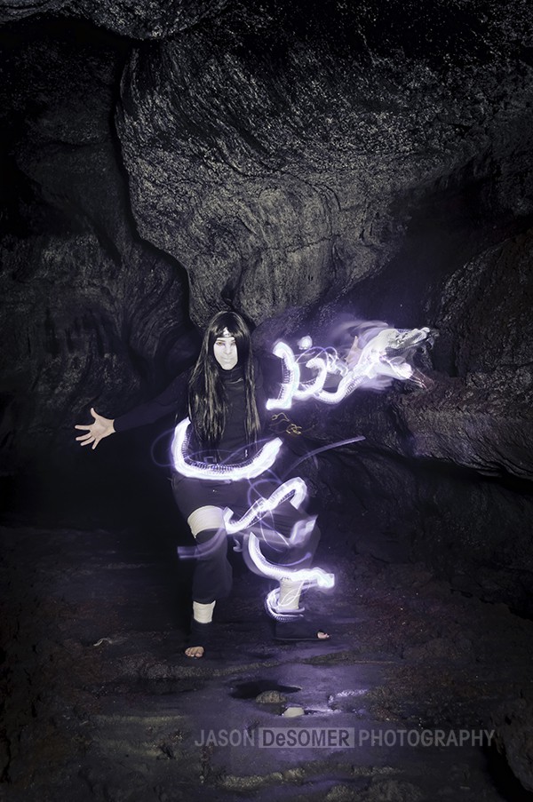 Giật mình khi thấy bộ ảnh cosplay ác nhân Orochimaru trong Naruto như phim kinh dị - Ảnh 1.