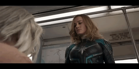 Giải thích lý do Captain Marvel đánh bà cụ thân thiện trong trailer và loạt ảnh chế về meme hot nhất đêm qua - Ảnh 1.
