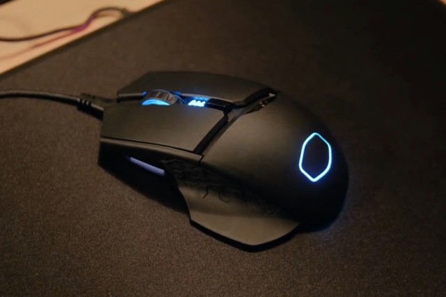 Cooler Master ra mắt chuột chuyên dụng tuyệt đỉnh cho game online nhập vai - Ảnh 1.