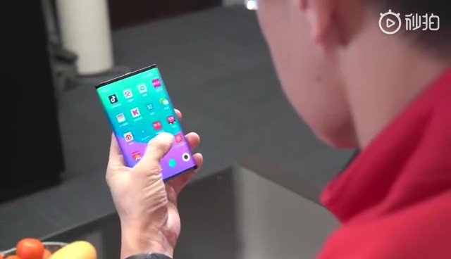 Smartphone màn hình gập của Xiaomi bất ngờ lộ diện với thiết kế độc đáo, có thể gập lại từ cả bên trái và phải - Ảnh 3.