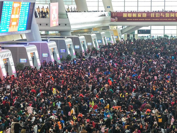 guangzhou-train-crowd-delay-20160201zafy60004-15483253133991239781197.jpg