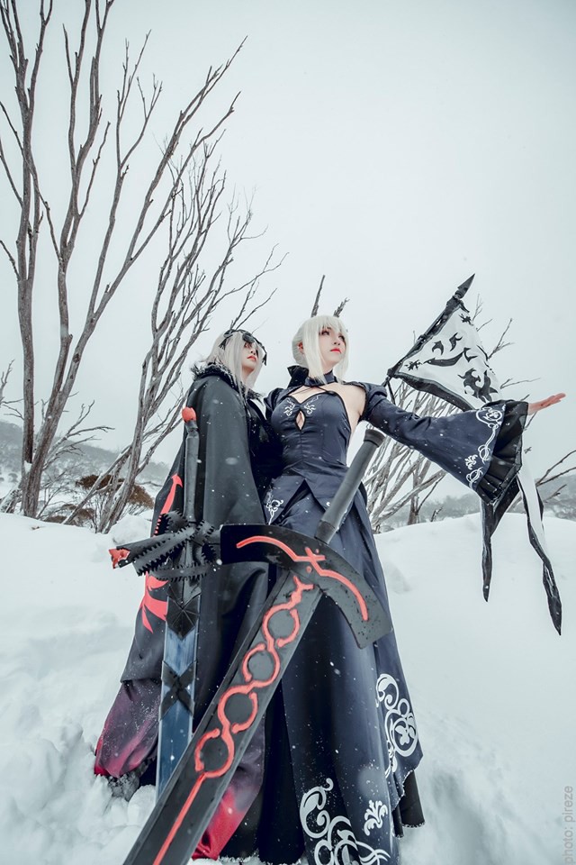 Cosplay nàng Saber và Jeanne dArc song kiếm hợp bích trên nền tuyết trắng trong Fate/Grand Order - Ảnh 10.