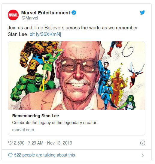 Marvel tri ân 1 năm ngày mất của Stan Lee với bức vẽ bố già quây quần bên đàn con siêu anh hùng đầy xúc động - Ảnh 1.