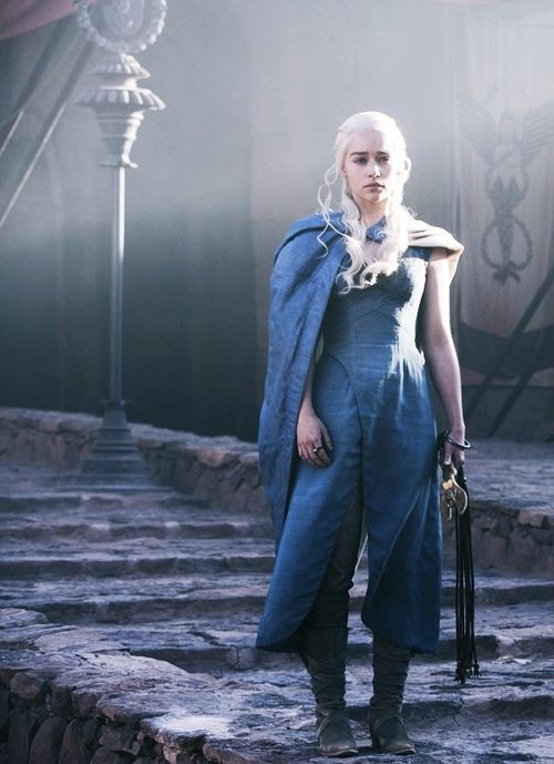 Game of Thrones: 9 chi tiết ẩn dụ qua trang phục của Mẹ Rồng mà bạn không để ý - Ảnh 2.
