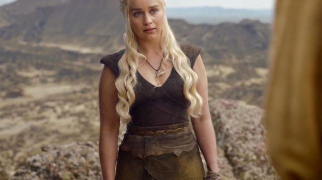 Game of Thrones: 9 chi tiết ẩn dụ qua trang phục của Mẹ Rồng mà bạn không để ý - Ảnh 8.
