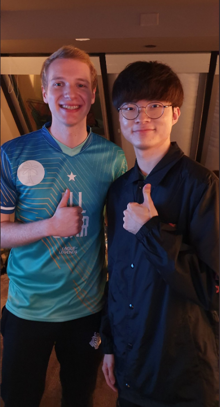 Ai cũng muốn kết thân cùng Faker, nhưng chỉ có duy nhất Tyler1 là được Quỷ Vương đáp lễ nhiệt tình - Ảnh 1.