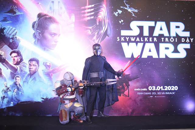 Cộng Đồng Fan Việt Nam Nô Nức Tham Dự Buổi Ra Mắt Star Wars: Skywalker Trỗi  Dậy Tại Hà Nội