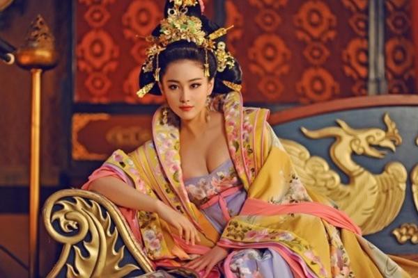 Những bí mật ít ai biết về Hoàng Hậu xuất thân kĩ nữ duy nhất trong lịch sử Trung Quốc: Đẹp nhưng ác độc - Ảnh 4.