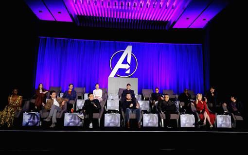 Họp báo Avengers: Endgame chừa ghế trống để tưởng nhớ các siêu anh hùng đã hi sinh - Ảnh 1.