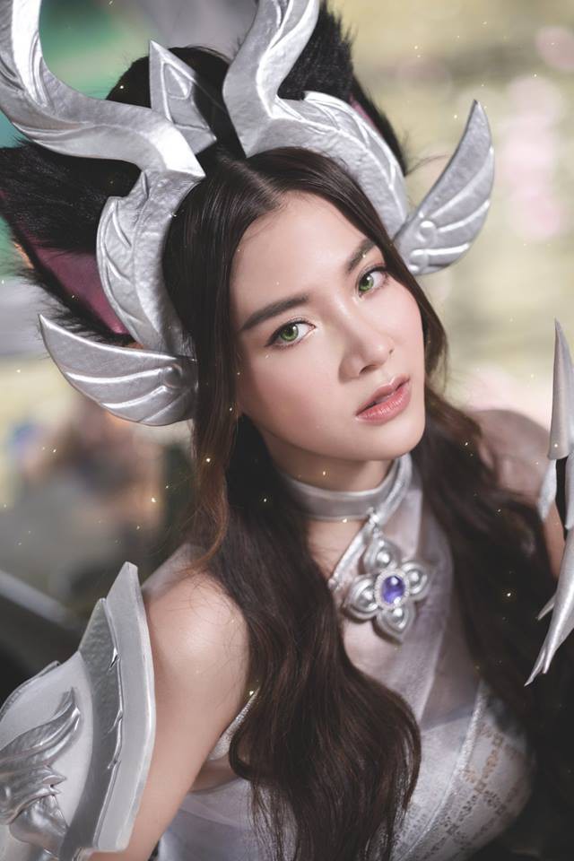 Liên Quân Mobile: Ngắm nhìn vẻ đẹp lộng lẫy, kiêu sa của cosplayer Arum Sacred Sentinel - Ảnh 3.