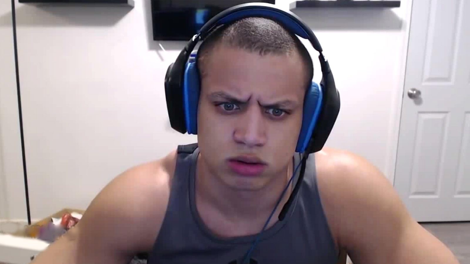 Блс твич. Tyler1 стример. VJLINK tyler1 наушники.