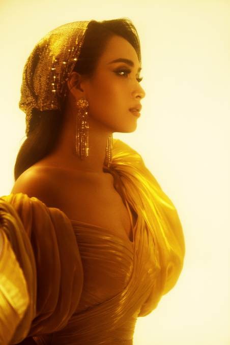 Lộng lẫy từ thần thái đến giọng hát, Ái Phương hóa thân xuất thần thành công chúa Jasmine của Aladdin bản lồng tiếng - Ảnh 2.