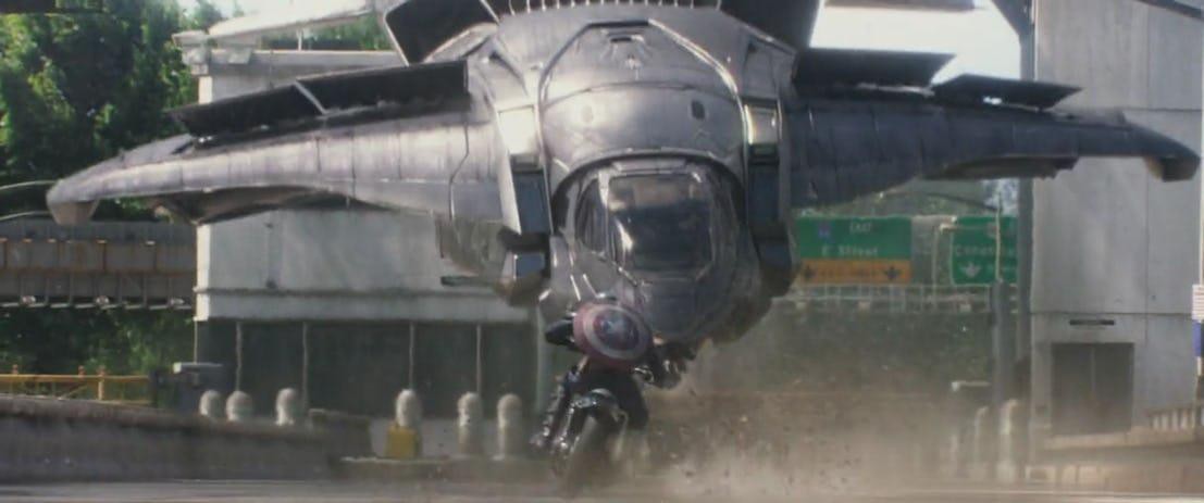 7 lần chiếc khiên của Captain America phá vỡ các định luật vật lý khiến nhiều fan trầm trồ - Ảnh 7.