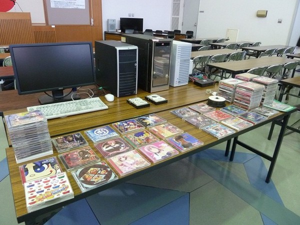 Kho tang vật của cảnh sát Nhật Bản: Không thiếu những món kỳ dị, còn đồ lót bị sắp xếp như bán ở siêu thị! - Ảnh 7.