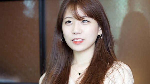 Minh Nghi đã có đối thủ: Khán giả Việt Nam không thể rời mắt khỏi màn hình stream MSI 2019 vì cô nàng MC Hàn Quốc xinh đẹp này - Ảnh 8.
