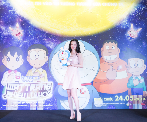 Gia đình dàn sao Việt hào hứng khám phá Mặt Trăng cùng Doraemon và những người bạn - Ảnh 1.