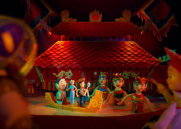 Toy Story 4: Nhân dịp Forky bỏ trốn sang Việt Nam, hội bạn Woody mê mẩn trò chơi dân gian chẳng muốn về - Ảnh 7.