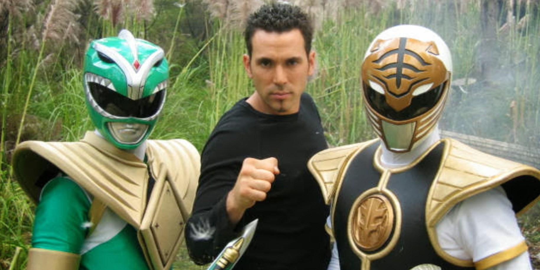 Могучие сыновья. Jason David Frank Power Rangers. Томми Оливер зелёный рейнджер. Могучие рейнджеры белый Томми. Пауэр Рейнджерс 2004 год.