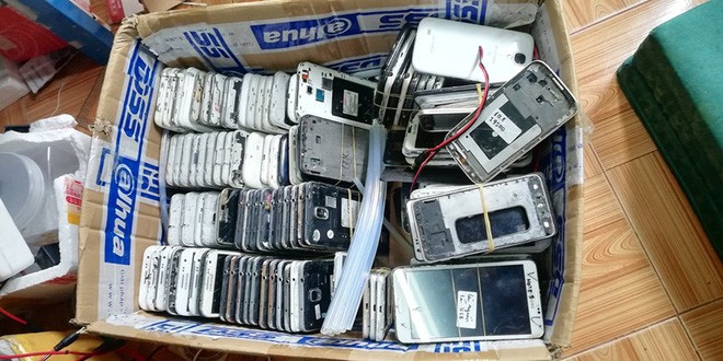 YouTuber Việt cày view bằng hàng trăm điện thoại cùng lúc, xây dàn chuyên dụng để ngập phòng - Ảnh 5.