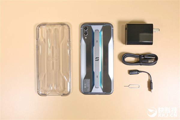 Cận cảnh Xiaomi Black Shark 2 Pro: Một con quái vật ẩn náu trong thân thể mỹ miều - Ảnh 8.