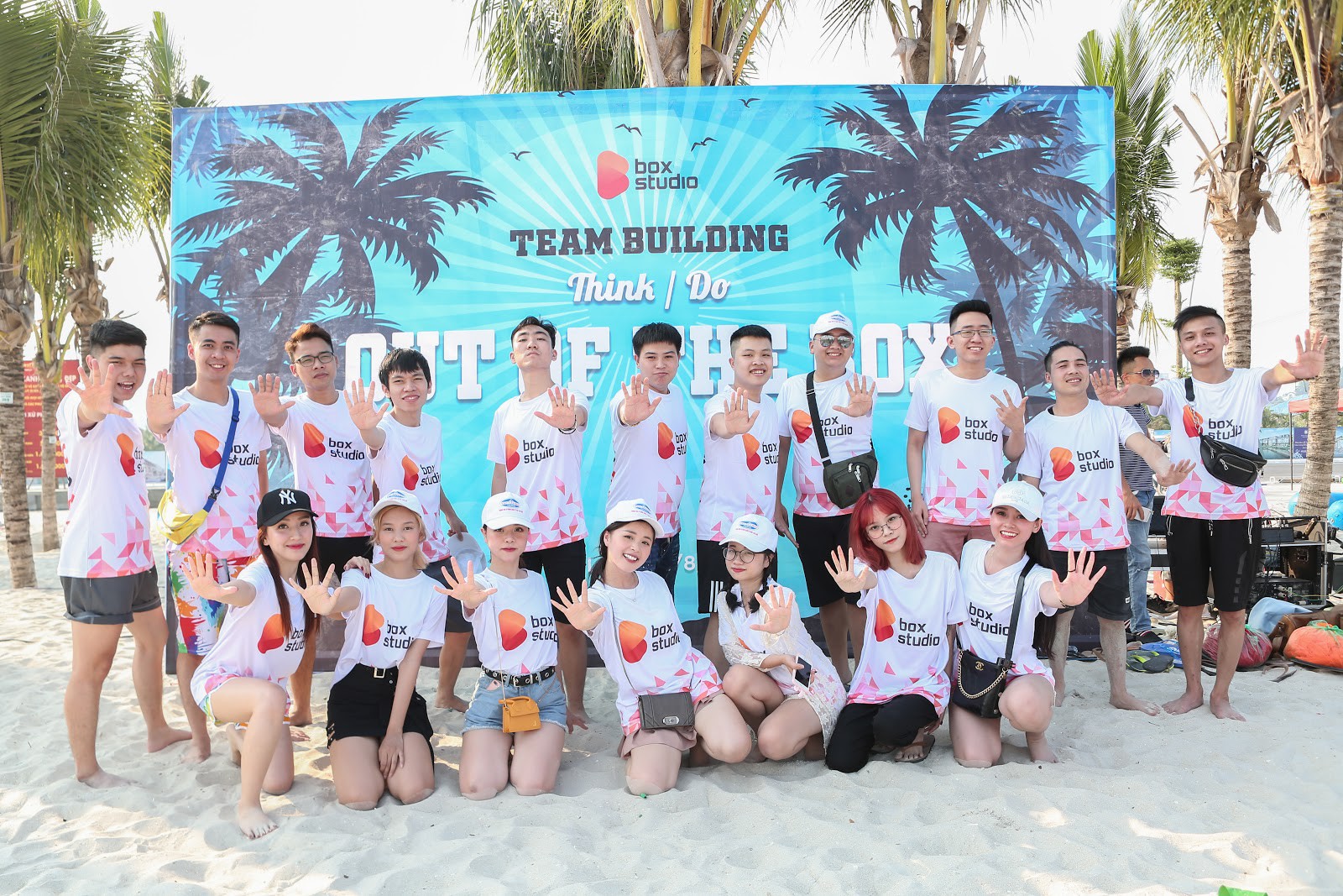 Sinh nhật Box Studio - Hàng chục streamer góp mặt trong cùng một bức ảnh - Ảnh 6.