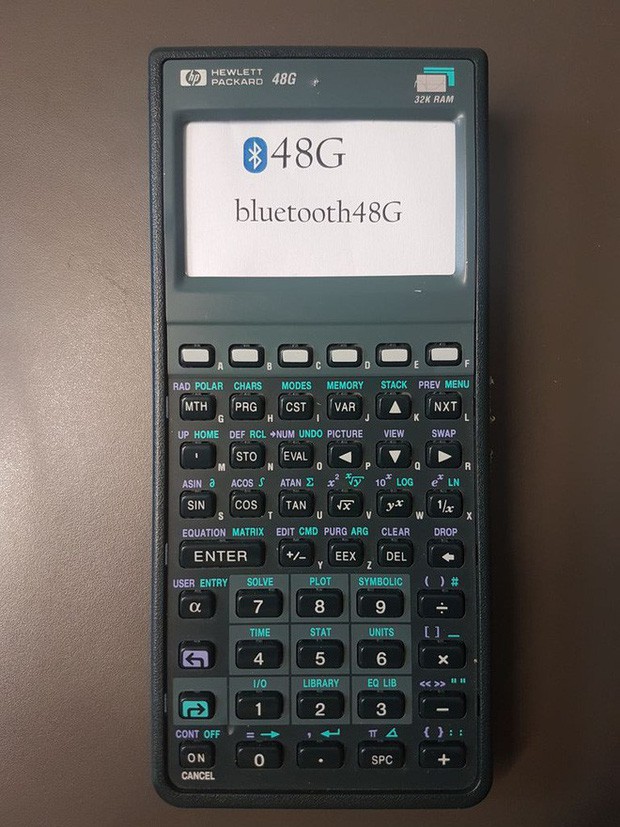 Đỉnh cao của độ rảnh: Biến máy tính bỏ túi đã hỏng thành bàn phím Bluetooth, kết nối nuột như hàng xịn - Ảnh 2.