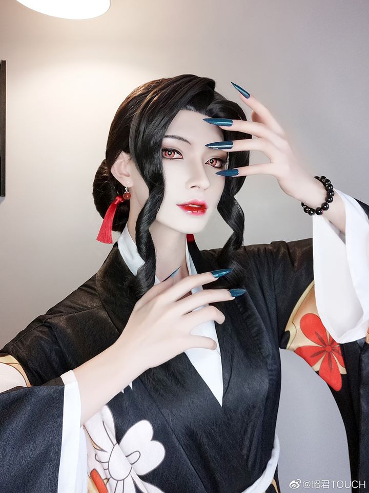 Косплей крд. Kimetsu no Yaiba Muzan косплей. Кибуцудзи Мудзан косплей. Muzan Kibutsuji Cosplay. Мудзан кибустуджи косплей.