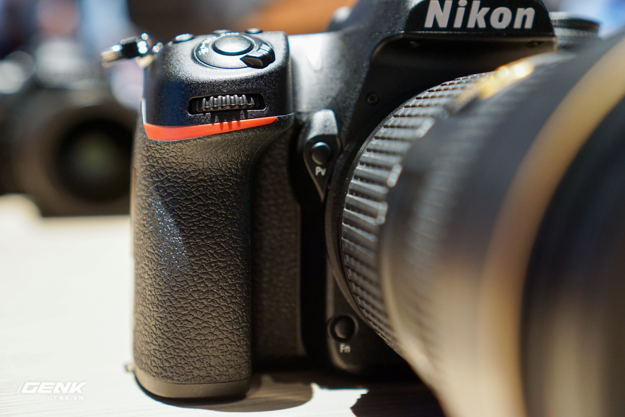 CES 2020] Trên tay bộ đôi máy ảnh DSLR Nikon D6 và D780