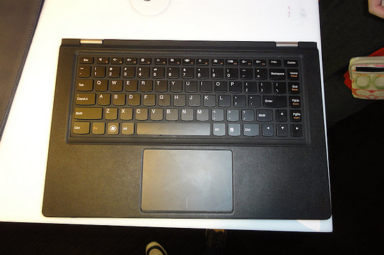 tablet-lenovo-ideapad-yoga-arm-pin-trau-sap-ra-mat