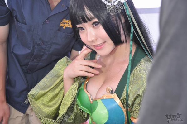 Những bộ ngực "khủng" nhất tại ChinaJoy 2012 10