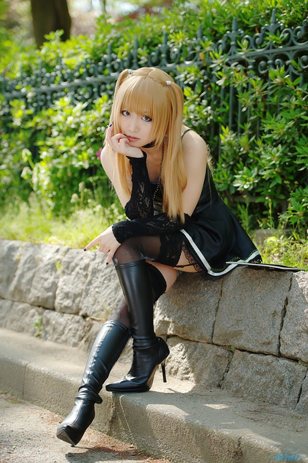 cosplay-misa-day-ta-khi-trong-death-note