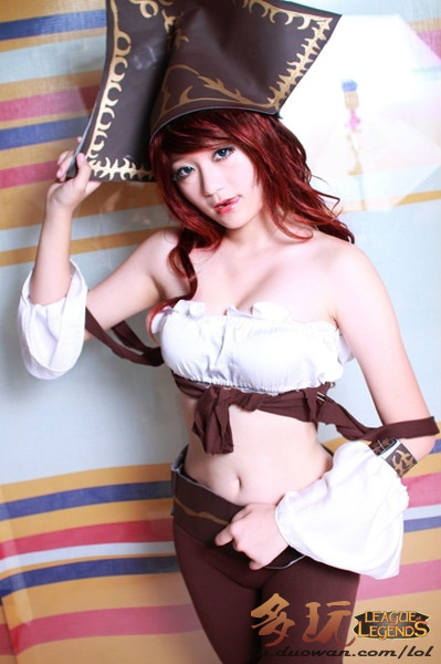 Các nữ anh hùng xinh đẹp trong cosplay League of Legends 8