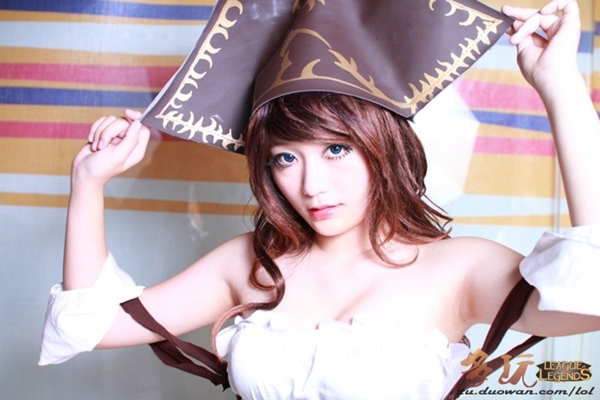 Các nữ anh hùng xinh đẹp trong cosplay League of Legends 7