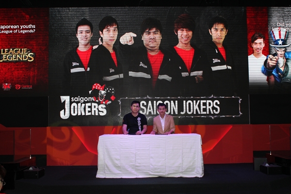 Saigon Jokers nhận tài trợ 500 triệu đồng từ Steel Series 2