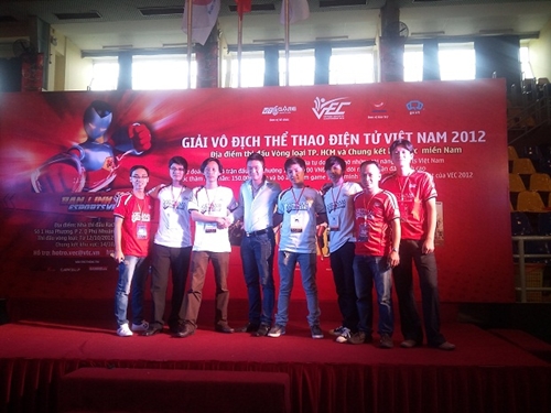 VĐV Phi Đội trên hành trình “đem vàng” về cho Thể thao điện tử Việt 2
