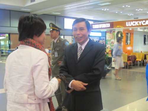 Game thủ Việt được đón mừng nồng nhiệt ở sân bay 8