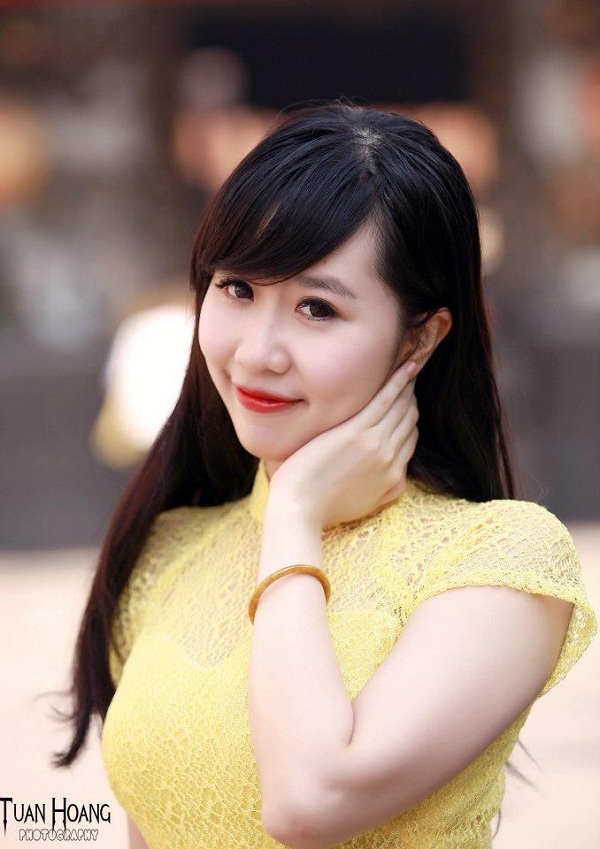 Hot girl Cầu Trường Rực Lửa chào Xuân phương Nam 2