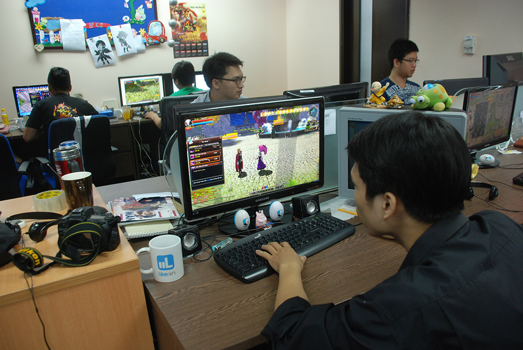 Cận cảnh DayBreak Online bản Việt tại văn phòng Like.vn 3
