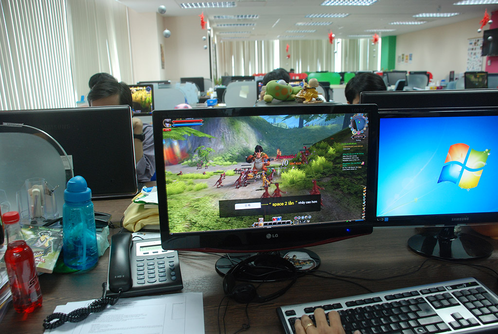Cận cảnh DayBreak Online bản Việt tại văn phòng Like.vn 4
