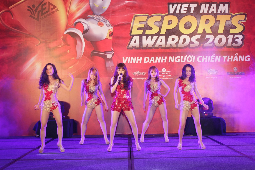 Thể thao điện tử Việt Nam được nhận bằng khen 17
