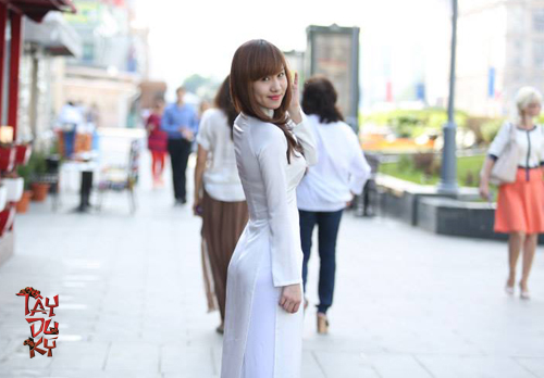 Ngắm nữ game thủ Việt duyên dáng áo dài tại Moscow 5