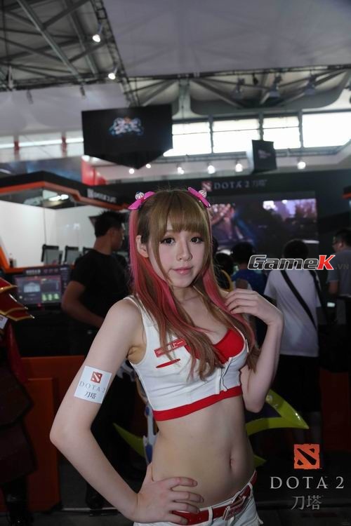 Cận cảnh những showgirl đầu tiên trong ngày ChinaJoy mở cửa 14