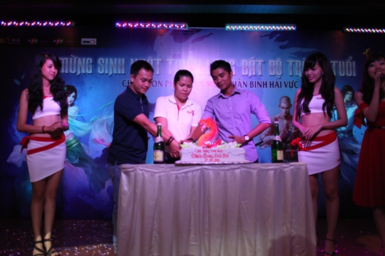 Toàn cảnh tiệc sinh nhật của Thiên Long Bát Bộ 5