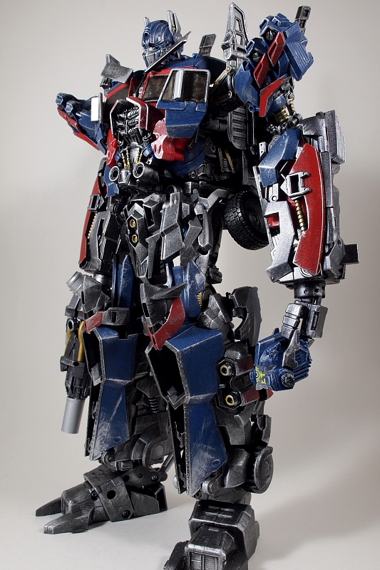 Bạn sẵn sàng chi 16 triệu cho mô hình “Ultimate Optimus Prime” ? 3