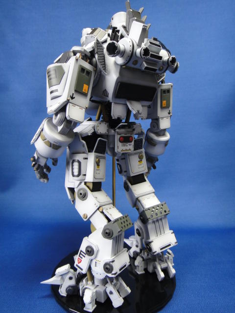 Mô hình người máy tự chế tuyệt đẹp của Titanfall 5