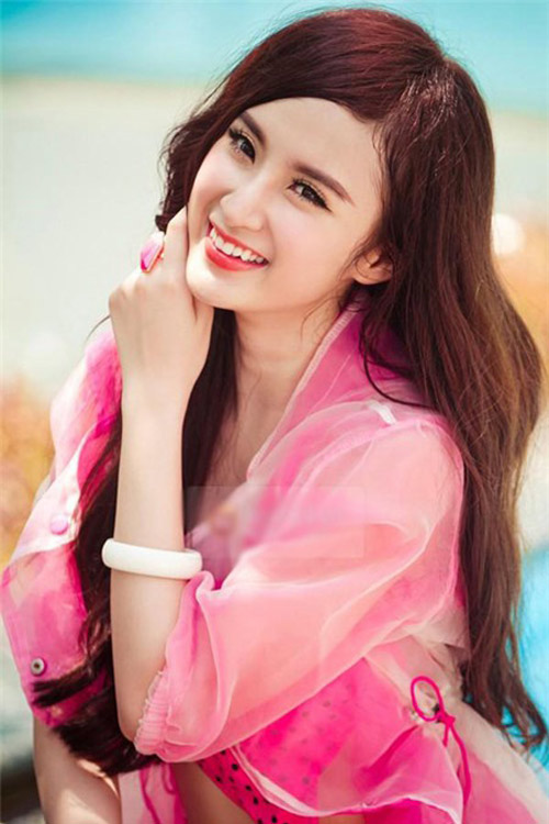 Ải Mỹ Nhân thưởng nóng cho người có gan “sờ eo” Angela Phương Trinh 3 Ải Mỹ Nhân thưởng nóng cho người có gan “sờ eo” Angela Phương Trinh 3